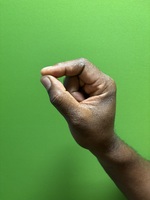 Closed bent G- Index finger and thumb touching, fingers bent